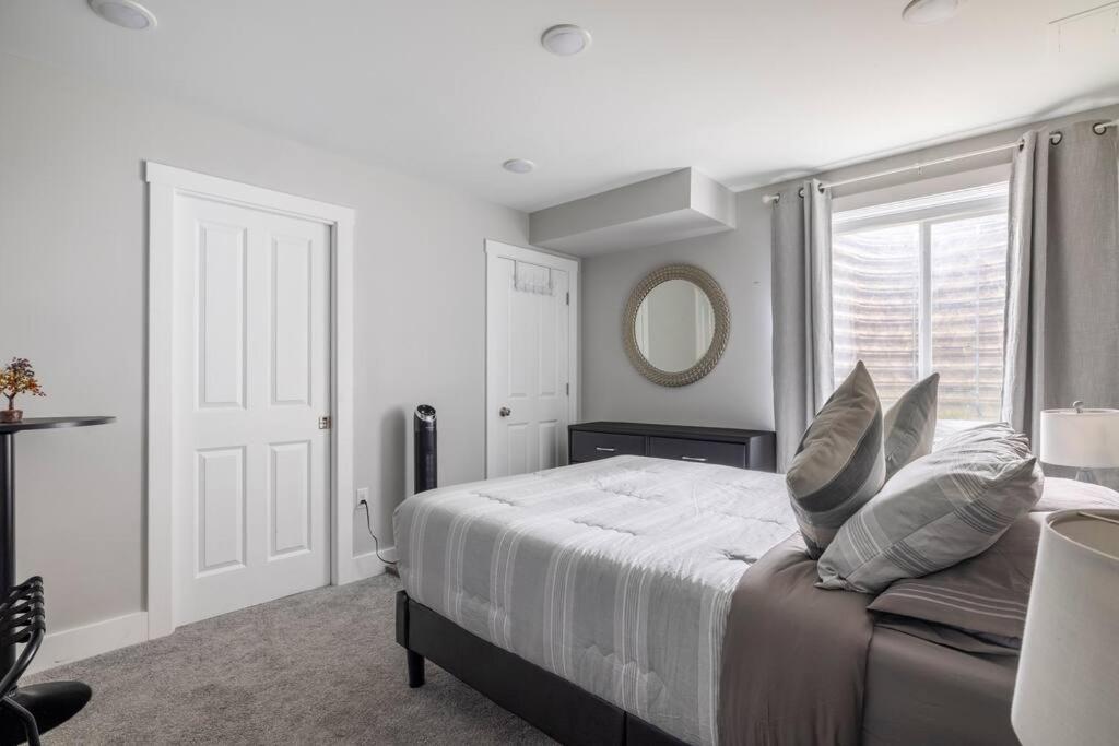 4 Bedroom 3 Bath Sleeps 10 Pet Friendly Private Backyard, 2 Car Garage, City Views, Close To All Stadiums And Casino Pittsburgh Exterior foto