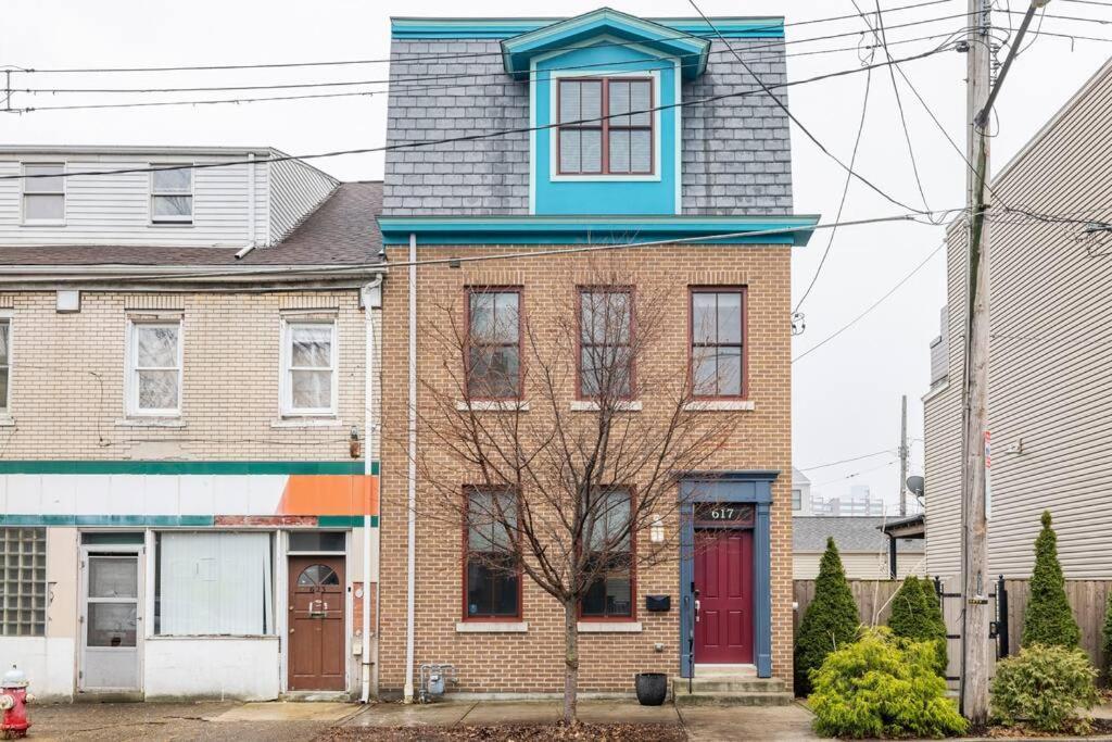 4 Bedroom 3 Bath Sleeps 10 Pet Friendly Private Backyard, 2 Car Garage, City Views, Close To All Stadiums And Casino Pittsburgh Exterior foto