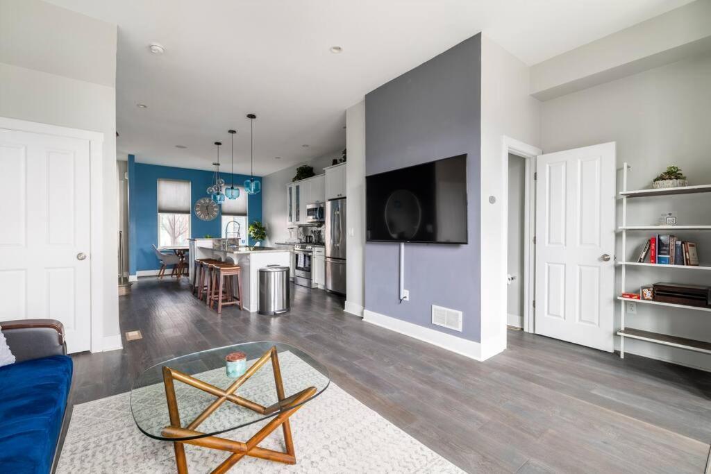 4 Bedroom 3 Bath Sleeps 10 Pet Friendly Private Backyard, 2 Car Garage, City Views, Close To All Stadiums And Casino Pittsburgh Exterior foto