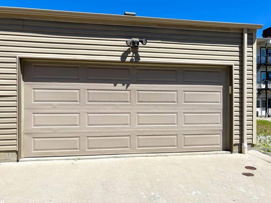 4 Bedroom 3 Bath Sleeps 10 Pet Friendly Private Backyard, 2 Car Garage, City Views, Close To All Stadiums And Casino Pittsburgh Exterior foto