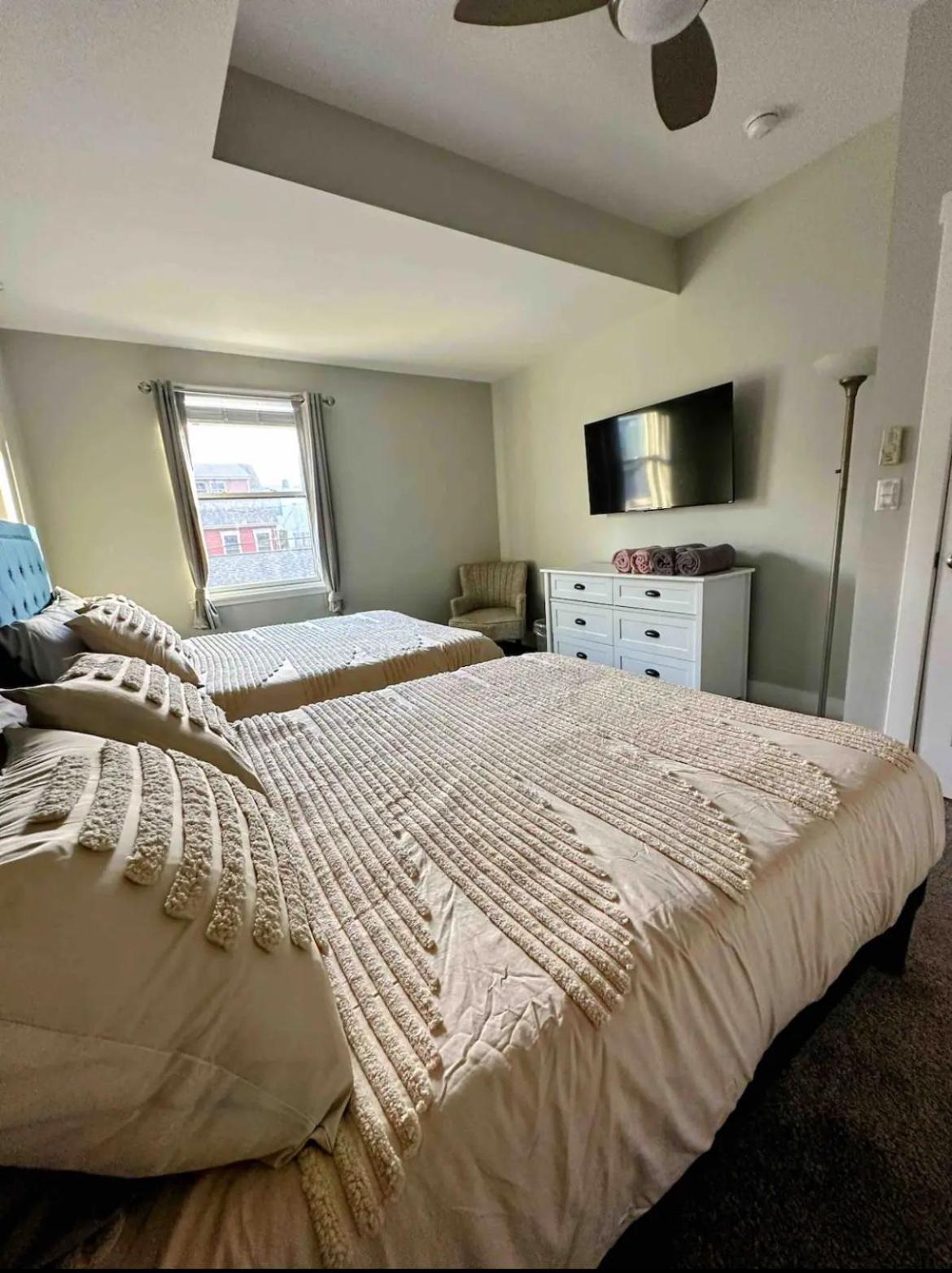 4 Bedroom 3 Bath Sleeps 10 Pet Friendly Private Backyard, 2 Car Garage, City Views, Close To All Stadiums And Casino Pittsburgh Exterior foto